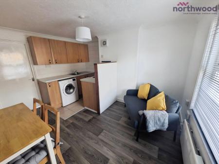 1 bedroom Flat to let in Kingston Road, SO15