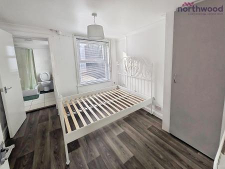 1 bedroom Flat to let in Kingston Road, SO15