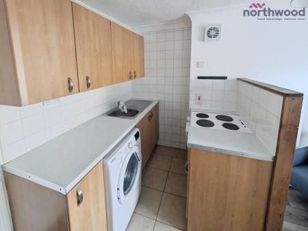 1 bedroom Flat to let in Kingston Road, SO15