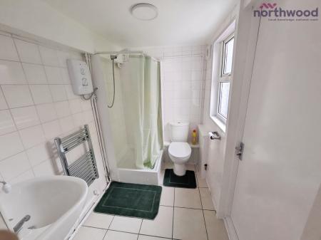 1 bedroom Flat to let in Kingston Road, SO15