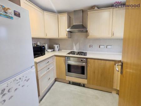 2 bedroom Flat to let in Goldsmith Court, Briton Street, SO14
