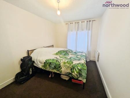 2 bedroom Flat to let in Goldsmith Court, Briton Street, SO14