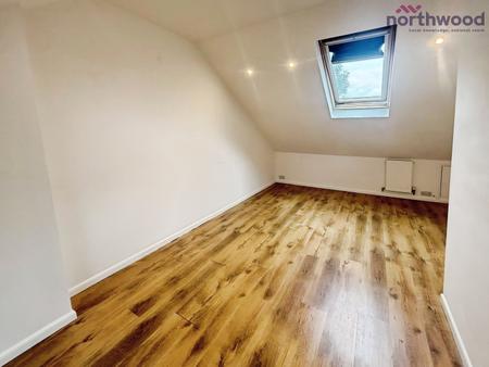 4 bedroom Maisonette to let in Kings Close, SO43 7AG