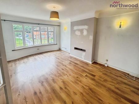 4 bedroom Maisonette to let in Kings Close, SO43 7AG
