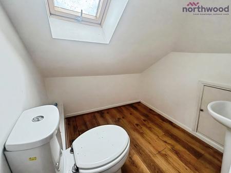 4 bedroom Maisonette to let in Kings Close, SO43 7AG