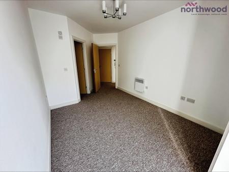2 bedroom Flat to let in French Court, Castle Way