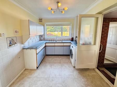 3 bedroom Detached house to let in Brookwood Road, SO16