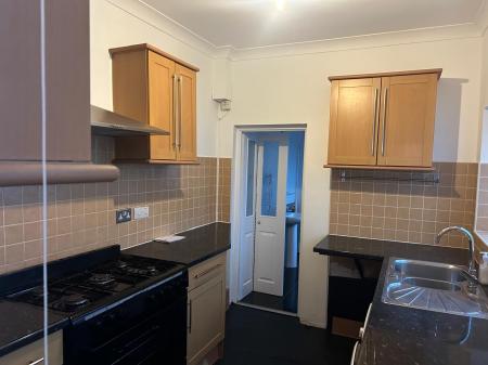 3 bedroom Semi-detached house to let in Prittlewell Chase, Southend-on-Sea, SS0