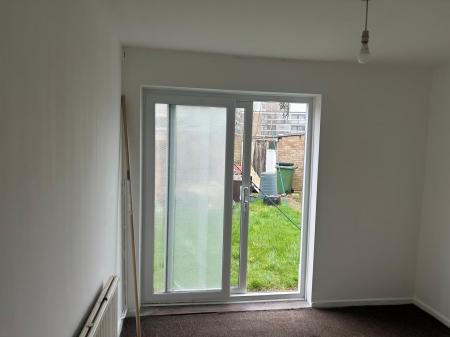 3 bedroom Semi-detached house to let in Boytons, Basildon, SS15