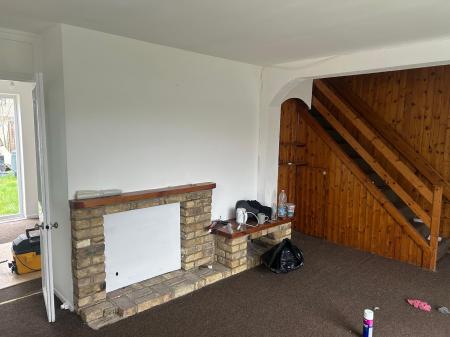 3 bedroom Semi-detached house to let in Boytons, Basildon, SS15