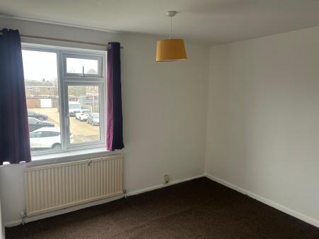 3 bedroom Semi-detached house to let in Boytons, Basildon, SS15