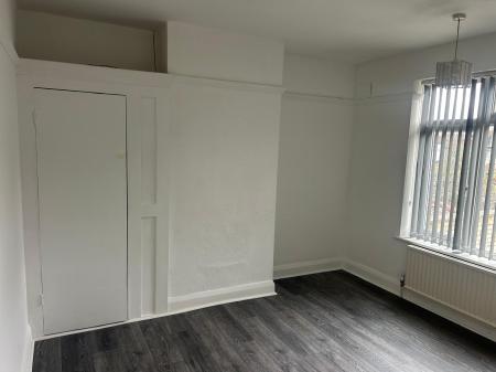 4 bedroom Semi-detached house to let in Arundel Road, Harold Wood, RM3