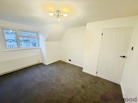 3 bedroom Semi-detached house for sale in Greenways, Benfleet, SS7