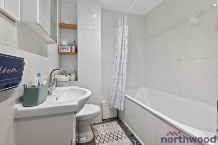 3 bedroom End of terrace house for sale in Kenneth Road, Basildon, SS13