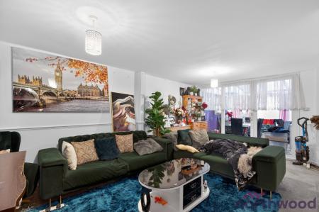 3 bedroom End of terrace house for sale in Kenneth Road, Basildon, SS13