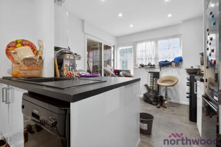 3 bedroom End of terrace house for sale in Kenneth Road, Basildon, SS13