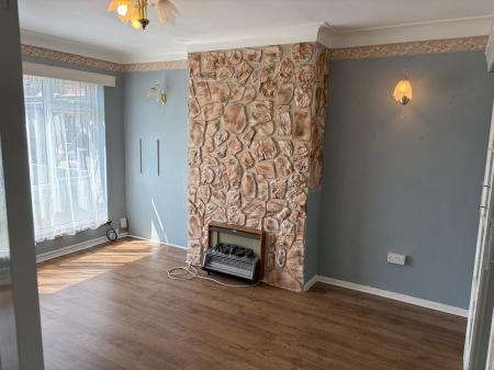 3 bedroom Semi-detached house to let in North Crescent, Southend-on-Sea, SS2