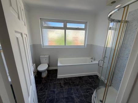 4 bedroom Semi-detached house to let in York Road, Southend-on-Sea, SS1