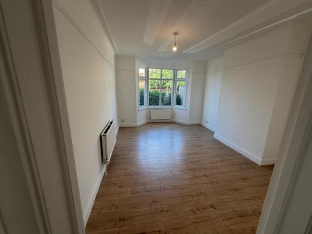 4 bedroom Semi-detached house to let in York Road, Southend-on-Sea, SS1