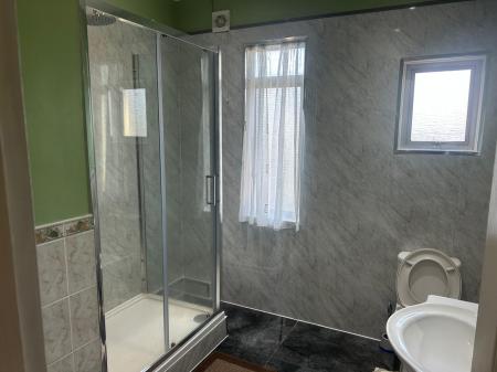 3 bedroom Terraced House to let in Beedell Avenue, Westcliff-on-Sea, SS0