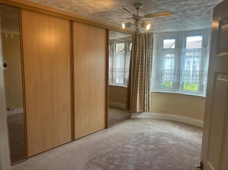 3 bedroom Terraced House to let in Beedell Avenue, Westcliff-on-Sea, SS0