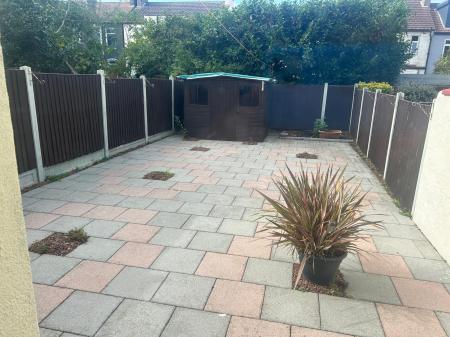 3 bedroom Terraced House to let in Beedell Avenue, Westcliff-on-Sea, SS0
