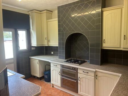 3 bedroom Terraced House to let in Beedell Avenue, Westcliff-on-Sea, SS0