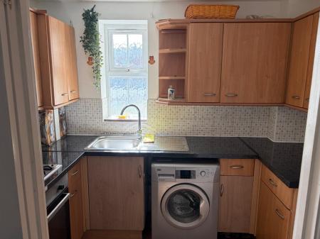 2 bedroom Flat to let in Timberlog Place, Basildon, SS16