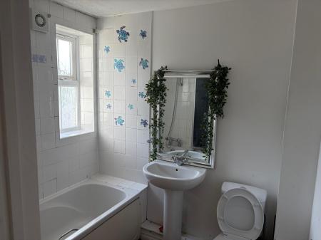 2 bedroom Flat to let in Timberlog Place, Basildon, SS16