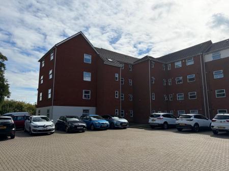 2 bedroom Flat to let in Timberlog Place, Basildon, SS16