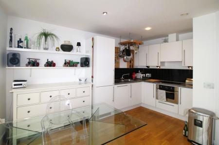 2 bedroom Flat for sale in 96 The Quays, Salford, M50