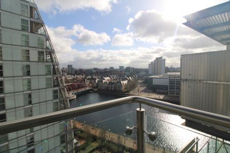 2 bedroom Flat for sale in 96 The Quays, Salford, M50