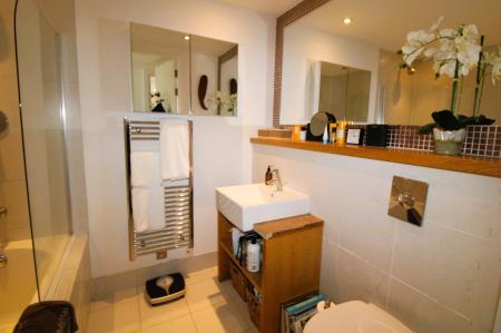 2 bedroom Flat for sale in 96 The Quays, Salford, M50