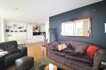 2 bedroom Flat for sale in 96 The Quays, Salford, M50