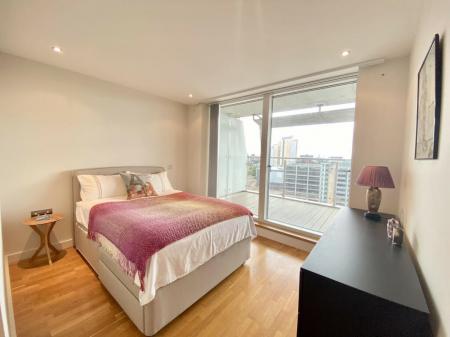 2 bedroom Flat for sale in NV Building, 96 The Quays, M50