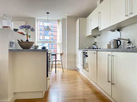 2 bedroom Flat for sale in NV Building, 96 The Quays, M50