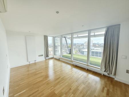 3 bedroom Penthouse for sale in 96 The Quays, Salford Quays, Salford, M50