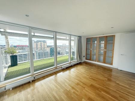 3 bedroom Penthouse for sale in 96 The Quays, Salford Quays, Salford, M50