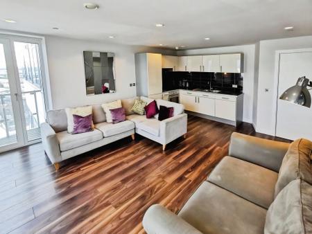 3 bedroom Flat for sale in The Heart, Media City M50 2TH