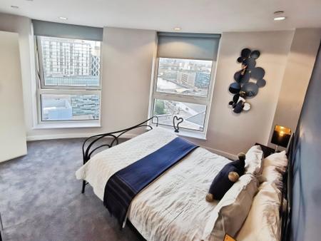 3 bedroom Flat for sale in The Heart, Media City M50 2TH