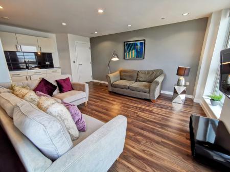 3 bedroom Flat for sale in The Heart, Media City M50 2TH