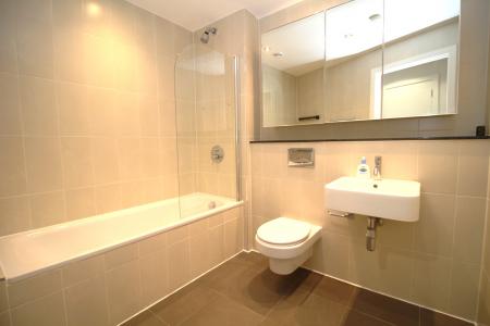 3 bedroom Flat for sale in The Heart, Media City M50 2TH