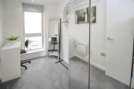 3 bedroom Flat for sale in The Heart, Media City M50 2TH