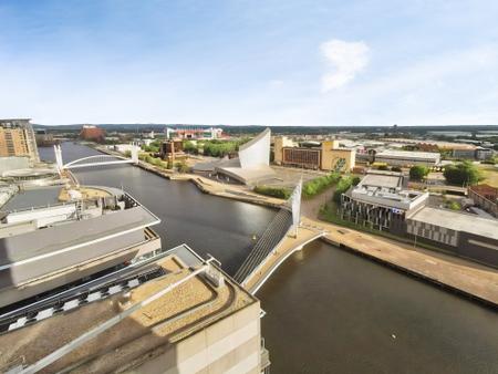3 bedroom Flat for sale in The Heart, Media City M50 2TH