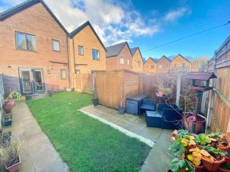 2 bedroom Terraced House for sale in Poppy Street, Partington, M31