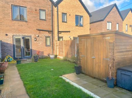 2 bedroom Terraced House for sale in Poppy Street, Partington, M31