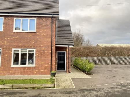 2 bedroom Maisonette for sale in Station Road, Stretford, M32