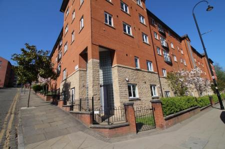2 bedroom Maisonette for sale in Store Street, Manchester, M1