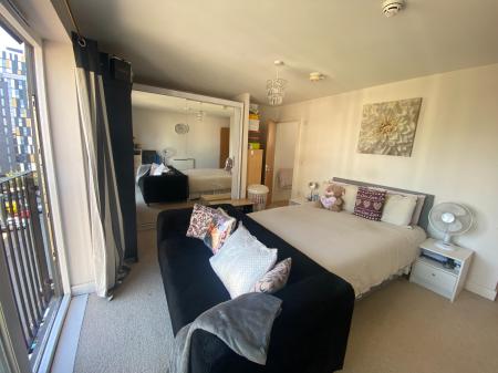 3 bedroom Flat for sale in Woden Street, Salford, M5