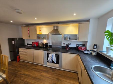 2 bedroom Flat to let in 4 Elmira Way, Salford Quays, Salford, M5